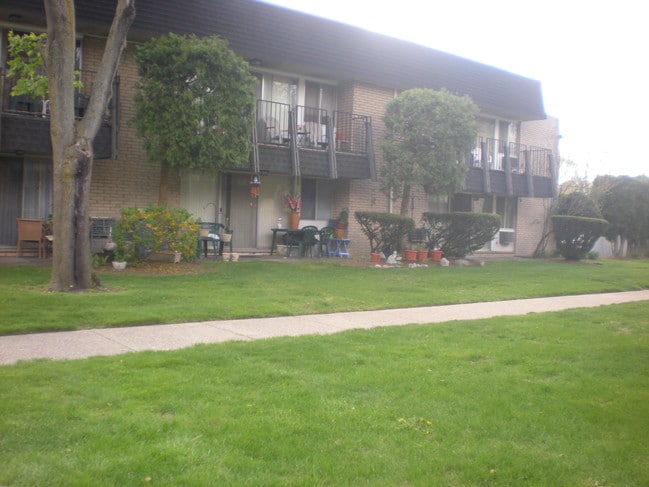 Building Photo - 9081 Wayne Rd