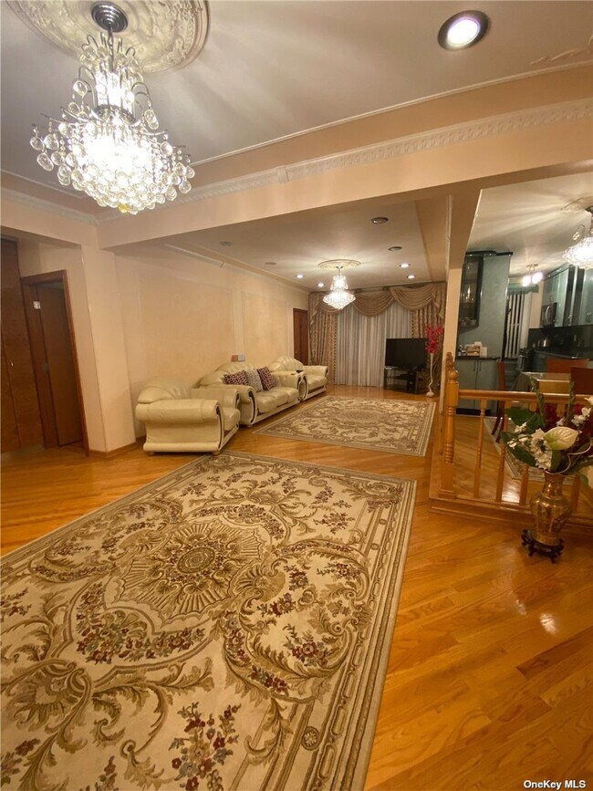 Foto del edificio - 63-60 102nd St