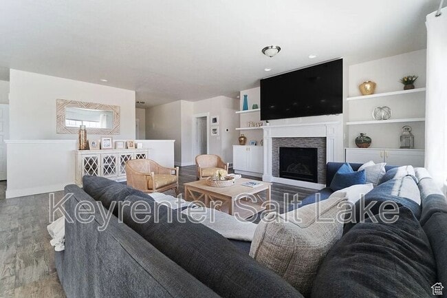 Foto del edificio - 6463 Maple Valley Cir