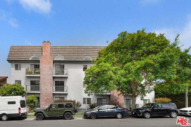 Foto del edificio - 11737 Darlington Ave