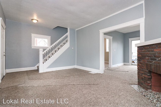 Building Photo - 3 br, 1 bath House - 3285 W 91st St