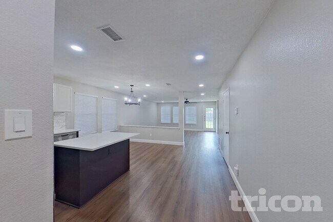 Building Photo - 2949 Monticello Ln
