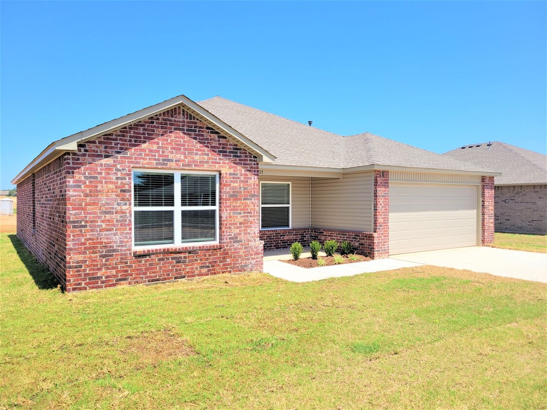 Foto principal - Welcome home to this beautiful 4 Bedroom 2...