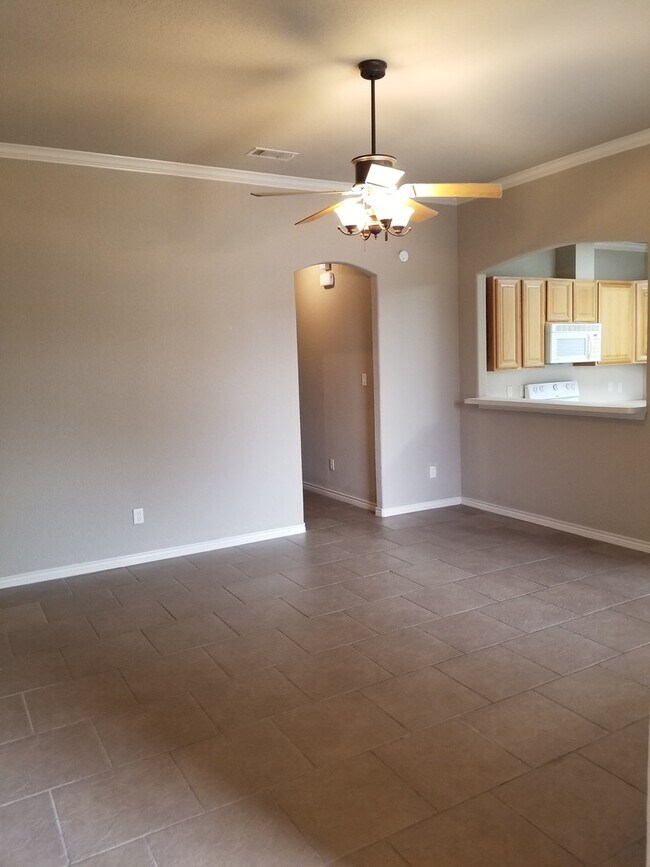 Foto del edificio - College Station - 3 Bedroom - 3 Bath - Duplex - Fenced Yard.