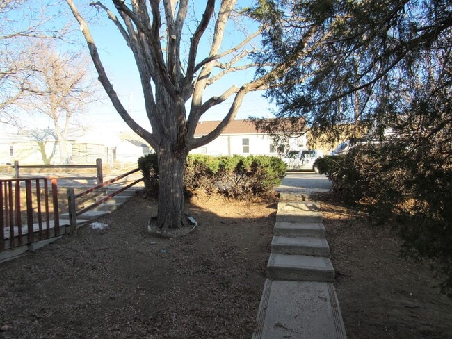 Building Photo - Affordable 2 Bedroom Apartment