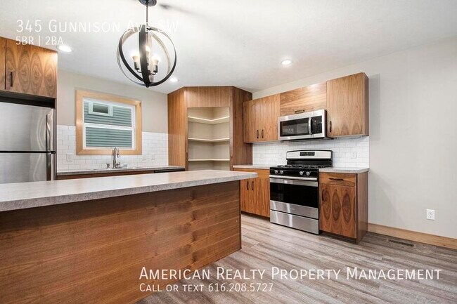 Foto del edificio - 345 Gunnison Ave SW