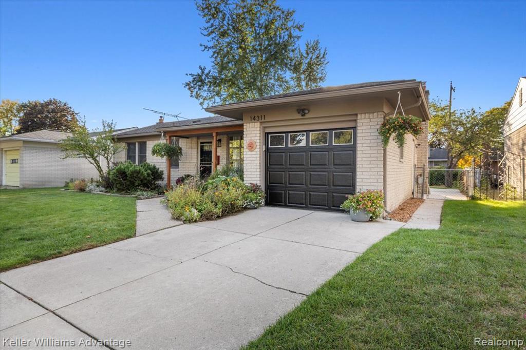 Foto principal - 14311 Fairway St