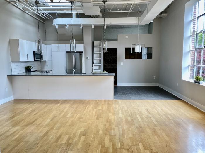 Foto principal - 1 bedroom in Charlottesville VA 22902