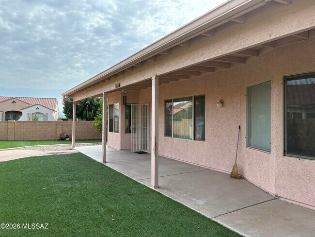 Foto del edificio - 7648 W Creosote Spring Ct