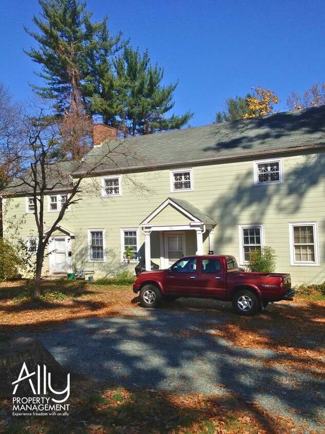Photo - 114 Maywood Ln (Charlottesville, VA)