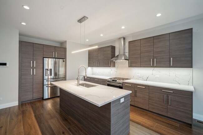 Foto del edificio - 4832 S St Lawrence Ave