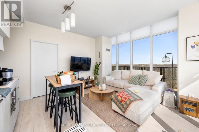 Building Photo - 8 Eglinton Ave E