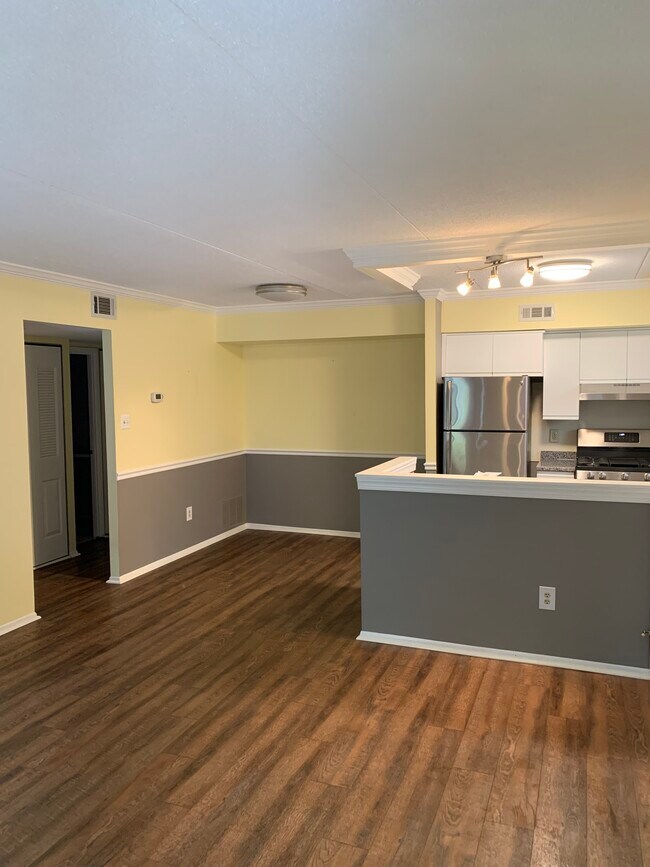 6116 Hilltop Dr Unit 17, Brookhaven, PA 19015 Condo for Rent in