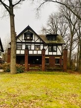 Building Photo - 607 Copley Rd