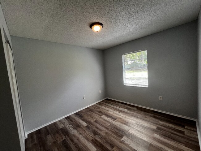 Building Photo - 1325 Tom Watson Rd