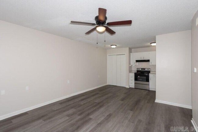 Foto del edificio - 1100 Brookside Dr
