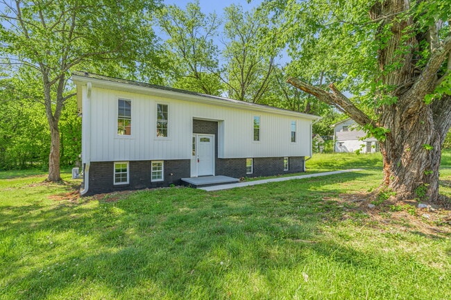 Building Photo - 2827 Shiloh Cir