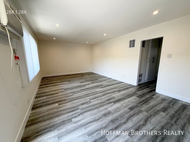 Building Photo - 8143 Langdon Ave