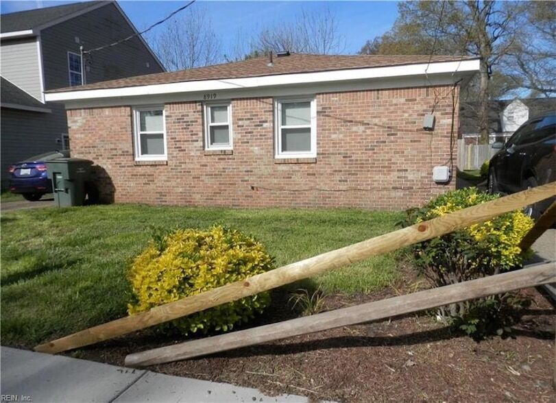 Primary Photo - 8919 Brighton St