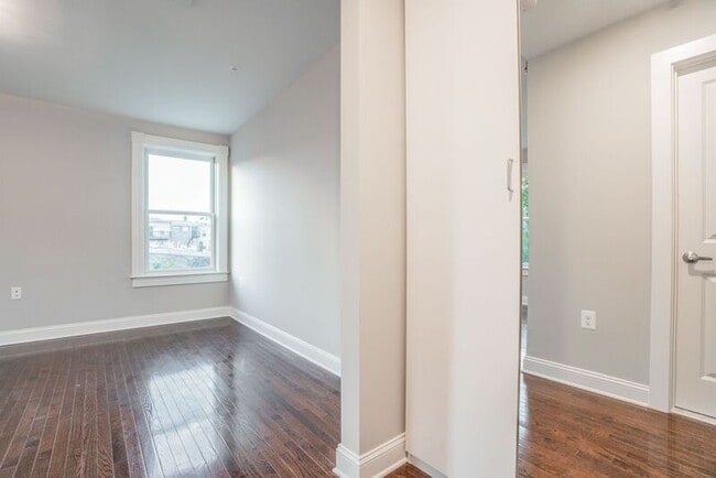 Building Photo - 310 E Lanvale St
