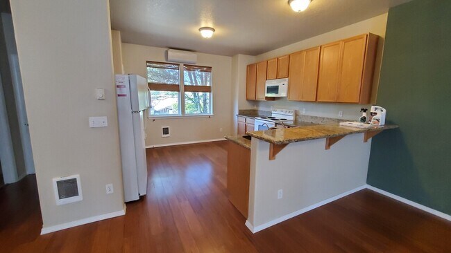 Building Photo - 12425 SW Cady Ln