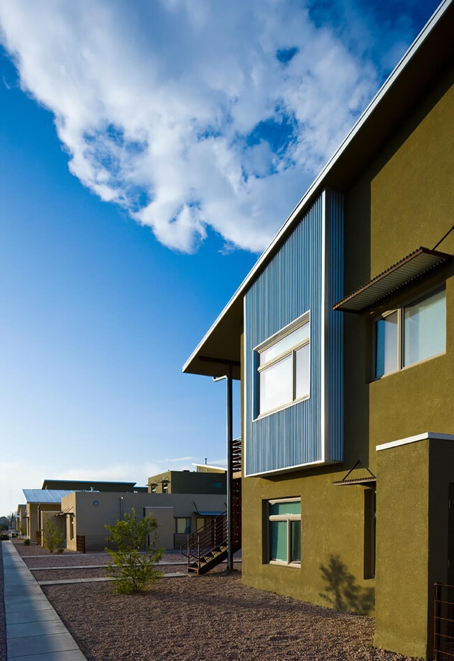 Foto del edificio - La Pradera