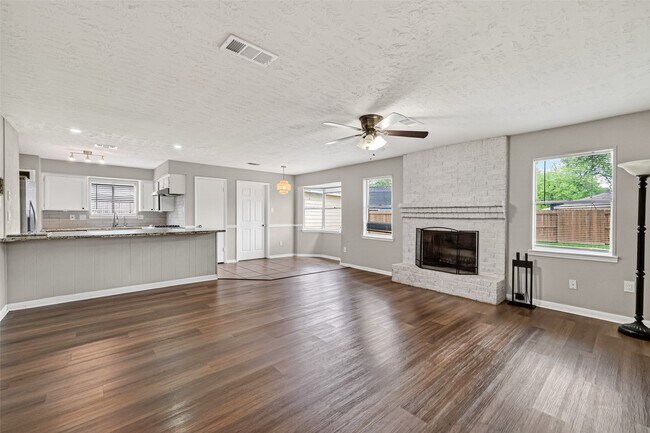 Foto del edificio - 519 Asheboro Dr