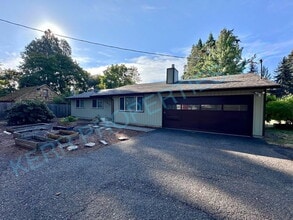 Building Photo - 5021 SE 111th Ave