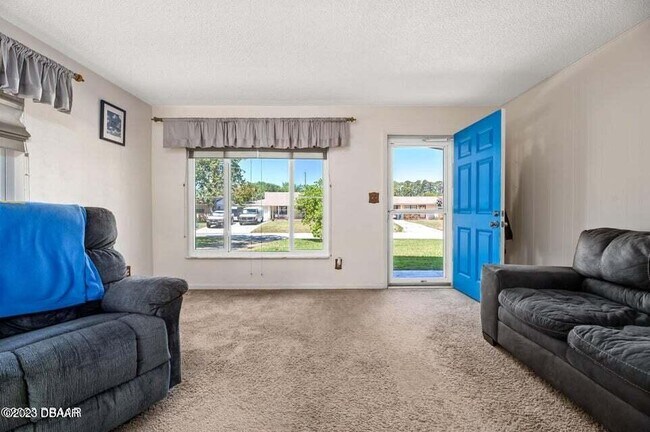 Foto del edificio - 515 Cambridge Cir