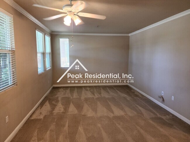Building Photo - Beautiful Newer 1bd/1ba North Natomas Condo with Garage!