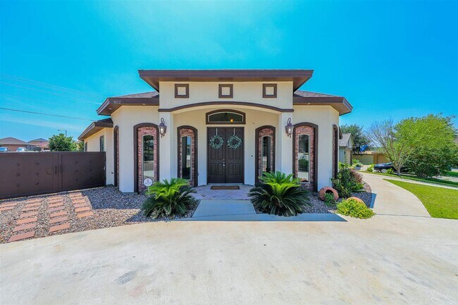 Building Photo - 402 Pomian Ct