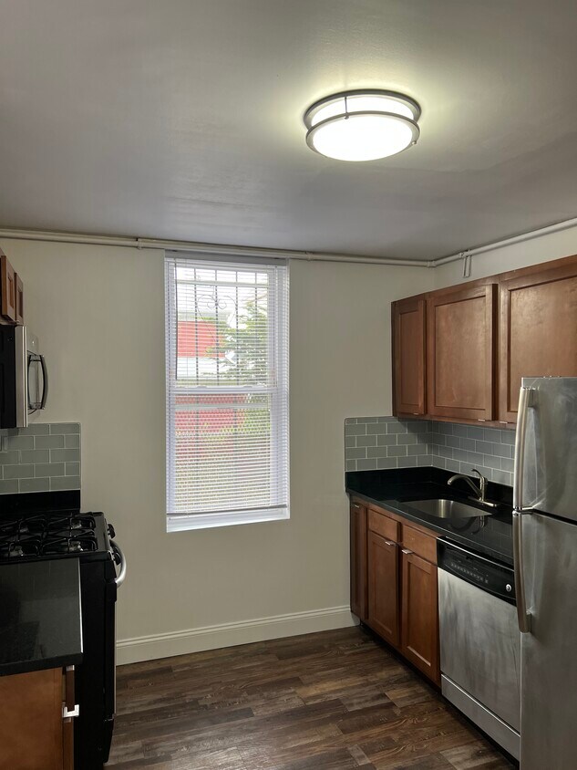Primary Photo - 14 N High St