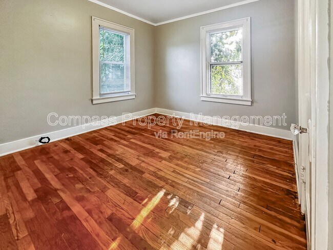 Foto del edificio - 707 Knapp St NE