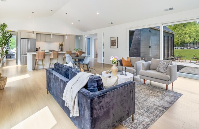 Foto del edificio - 1188 Harmony Ct