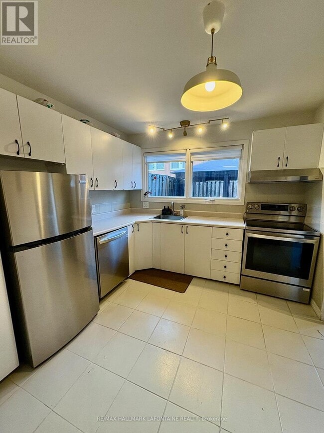 Photo du bâtiment - 785 B RIDGEWOOD AVENUE