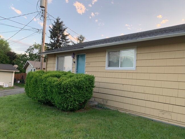 Building Photo - 2735 Hefner Ave