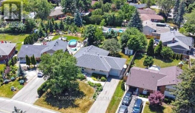 Building Photo - 16 Plainsman Rd