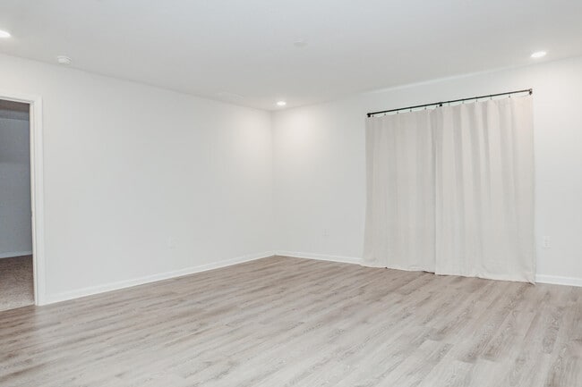 Foto del edificio - 2801 Patriot Ridge Dr