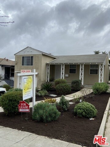 Primary Photo - 4228 W 59th Pl