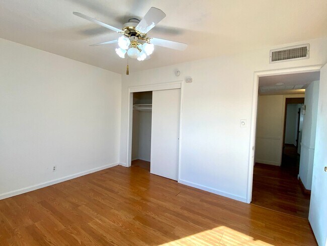 Building Photo - $2,050 Clovis & Gettysburg, 3 Bedroom Home...