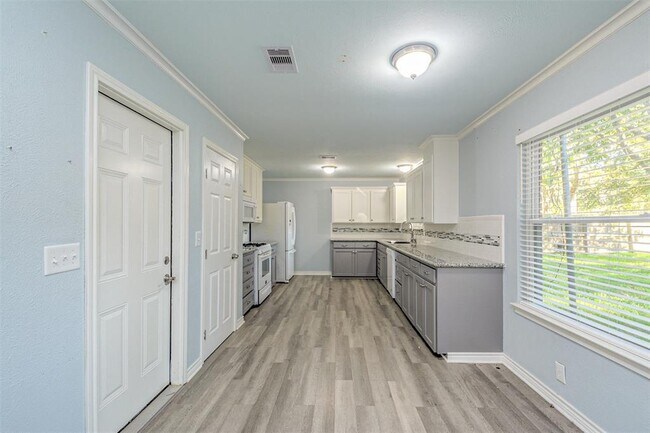 Foto del edificio - 30 Holly Chase St