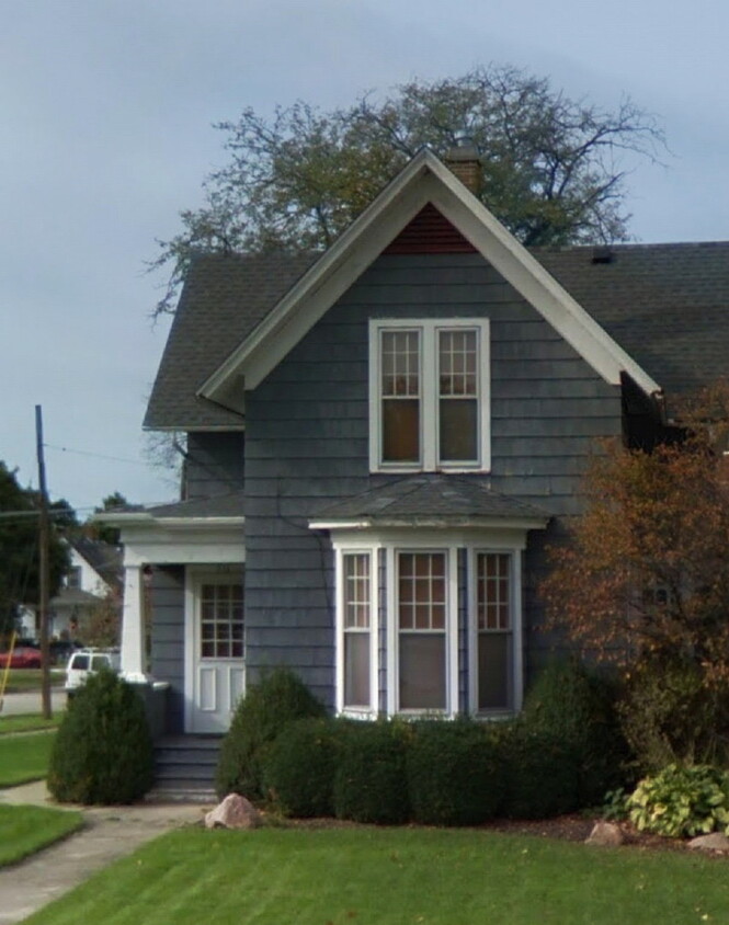 Primary Photo - 206 Oak St