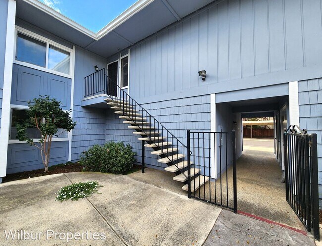 Building Photo - 2 br, 2 bath House - 480 Lassen Street - #6