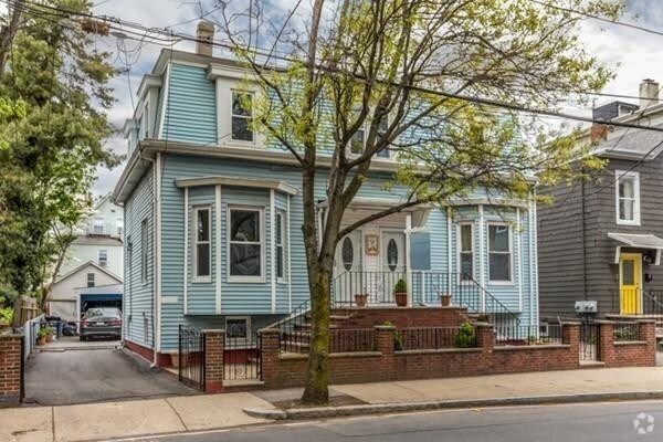 Building Photo - 309 Columbia St