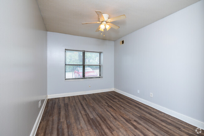 1HAB, 1BA - 650 ft² - Admiral Apartments