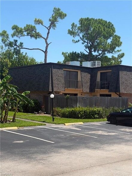Building Photo - 5556 Malt Dr