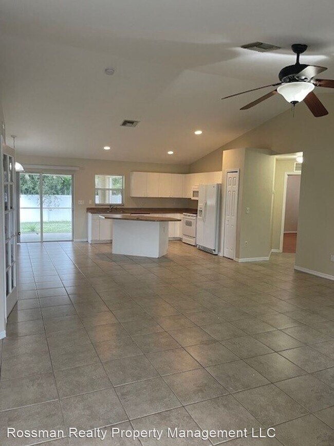 Building Photo - 3 br, 2 bath House - 910 SW 34th Terr