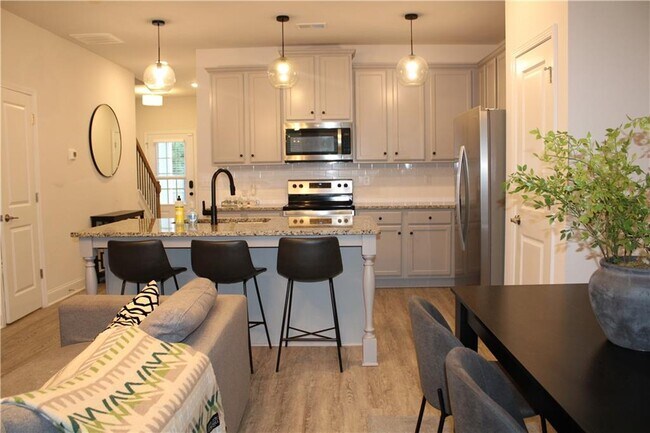 Building Photo - 3496 Sumersbe court
