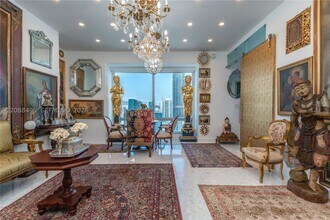 Building Photo - 1425 Brickell Ave