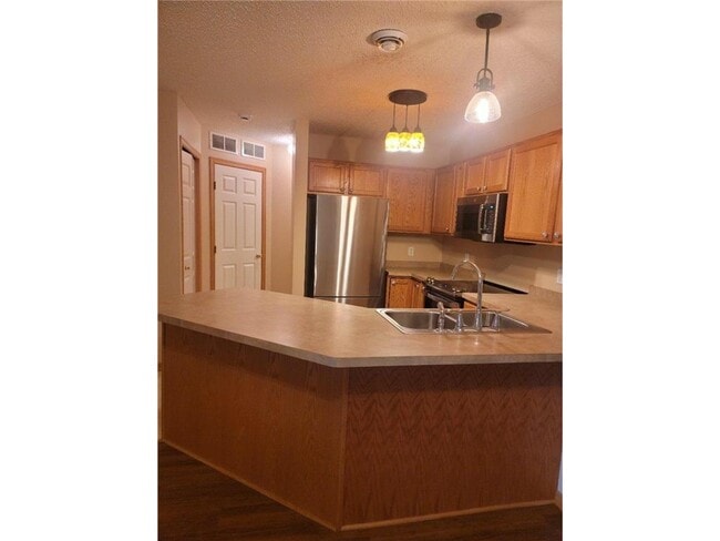 Building Photo - 2502 Yellowstone Dr